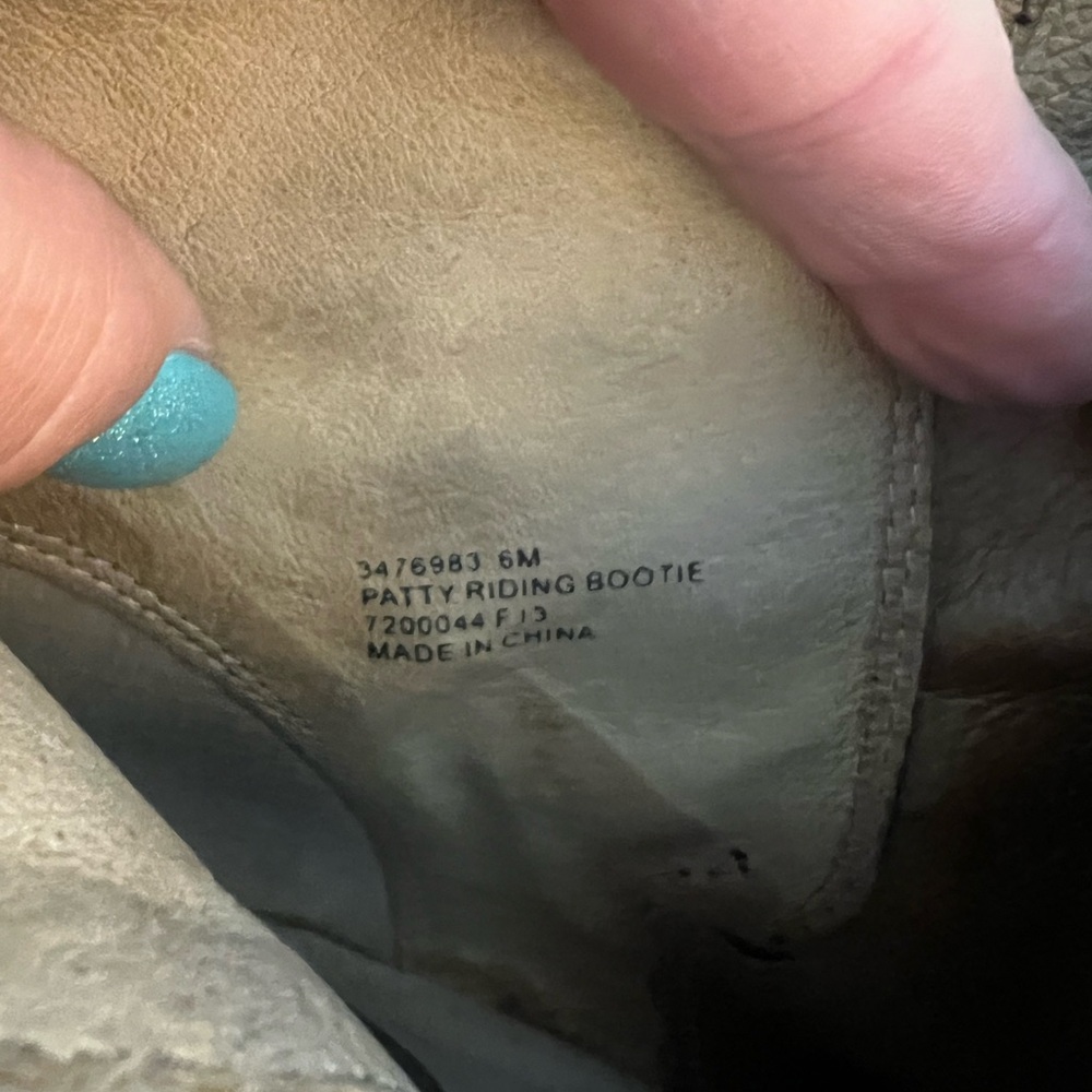 SOLD🖤 EUC FRYE “Patty” Black Leather Belted Ankle Booties | Women’s 6M - Picture 10 of 10